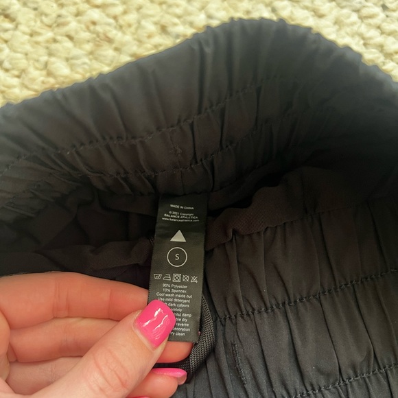 Black Athletic High Waisted Shorts with built in spandex - Picture 2 of 3